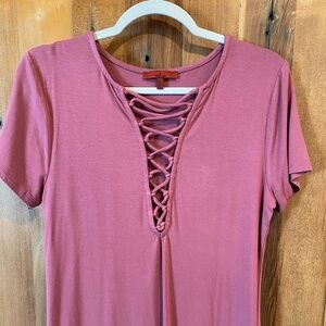 Red by BKE Lace-Up Detail T-Shirt